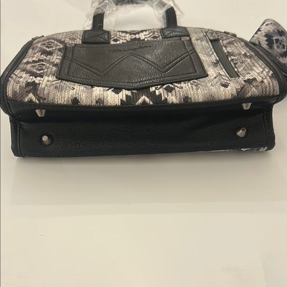 NWT Wrangler Southwestern Pattern Concealed Carry Tote Crossbody Bag - Black - Picture 4 of 7